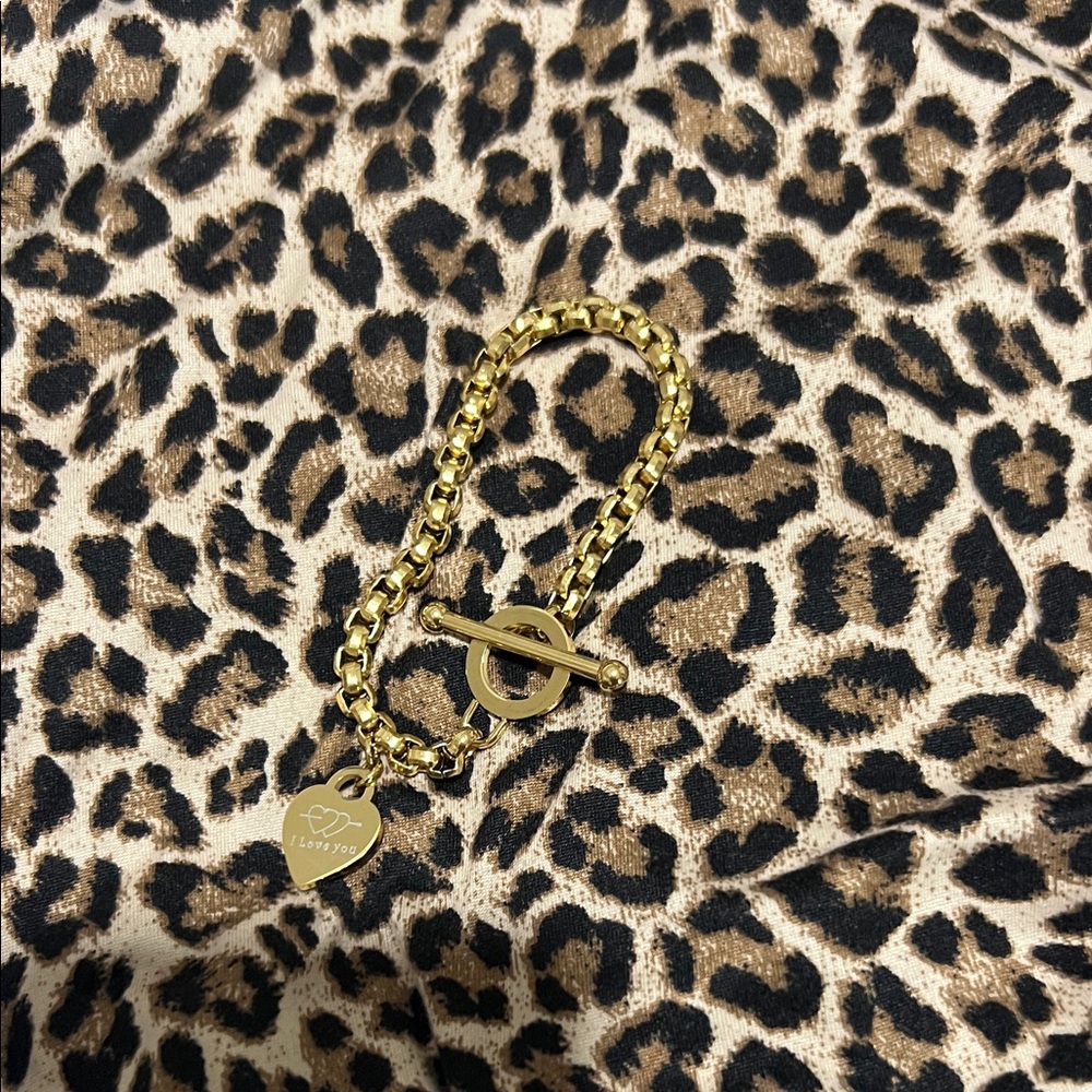 Stainless Steel Gold Toggle Chain Bracelet with Heart Charm